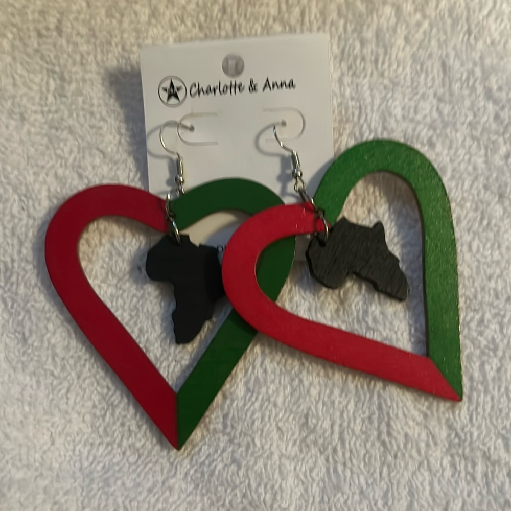 Heart Red, Green, Black Earring